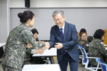 2025.6.12 여성예비군 현충원 봉사활동 의 이미지