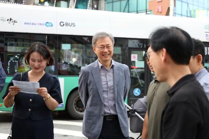 2025.7.4 찾아가는 골목상권 버스킹 음악회 의 이미지