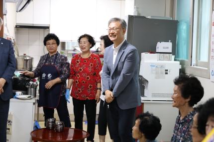 2025.7.24 구로2동 경로당 결연나눔 행사 의 이미지