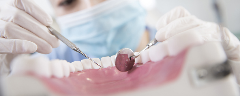 스케일링 치료모습 이미지